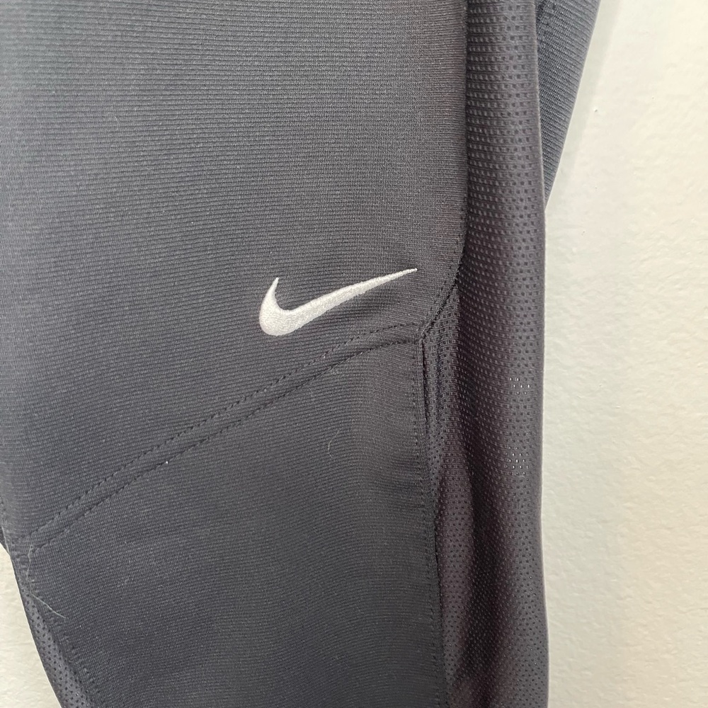 Nike Black Performance Capris - image 5